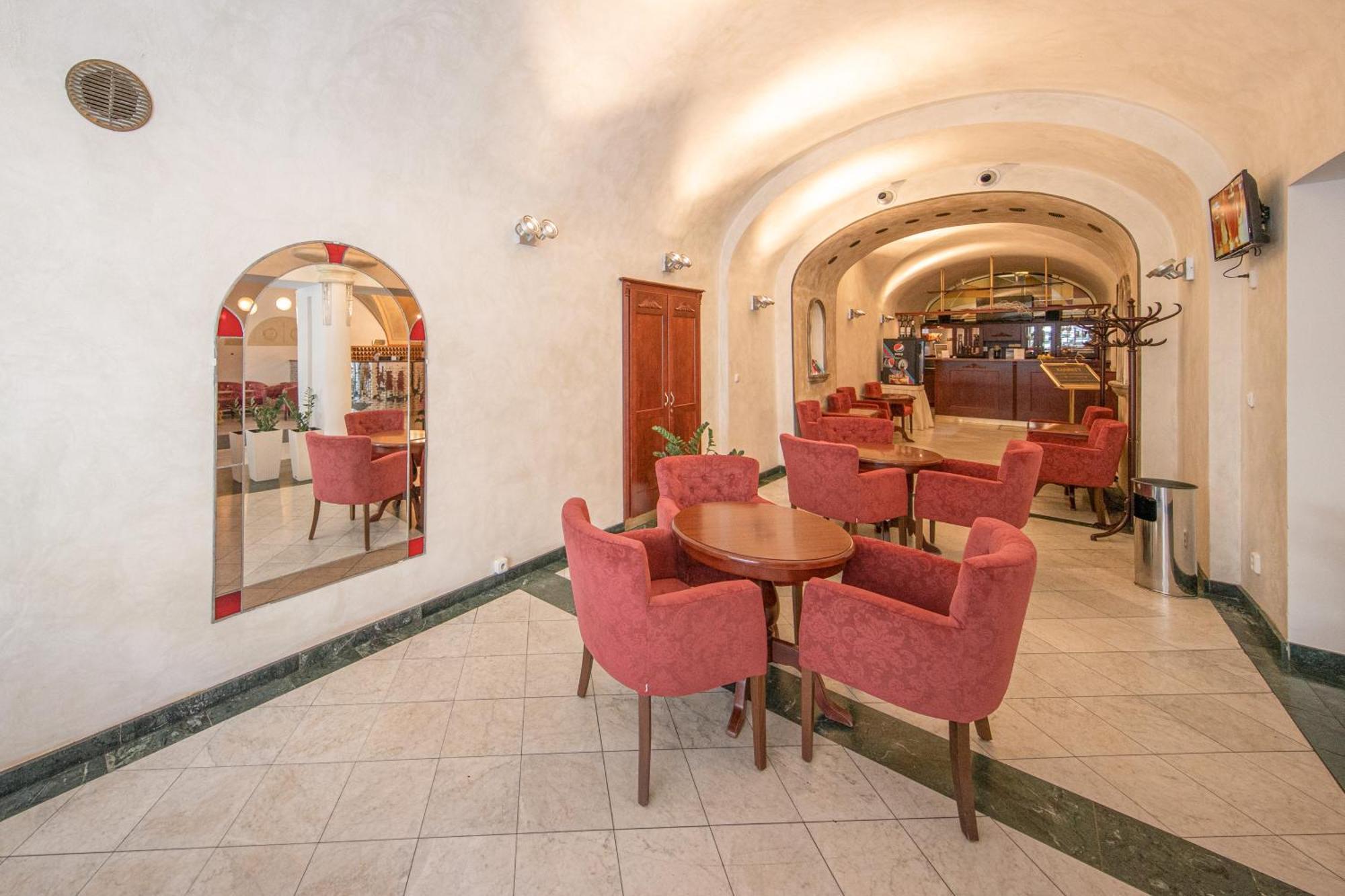 Meteor Plaza Hotell